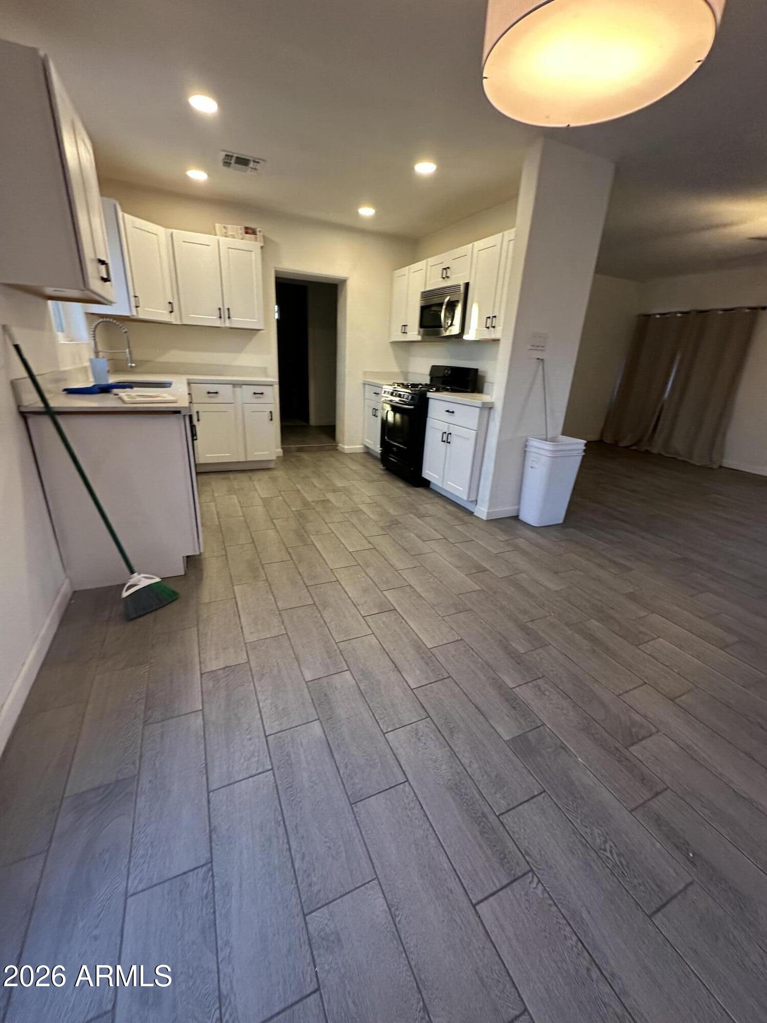 203 West Mission Lane Phoenix, AZ 85021 - Photo 3 of 17 kitchen 3
