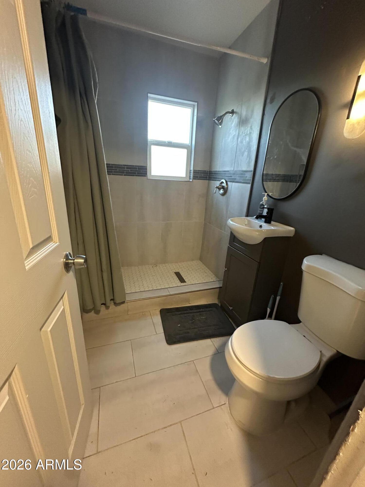 203 West Mission Lane Phoenix, AZ 85021 - Photo 6 of 17 bathroom 1