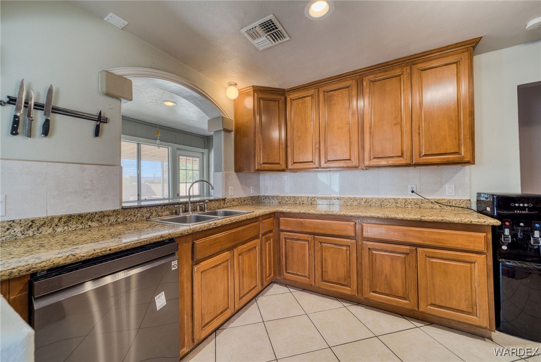 4063 Cavalry Road Fort Mohave, AZ 86426 - Photo 16 of 97 Kitchen