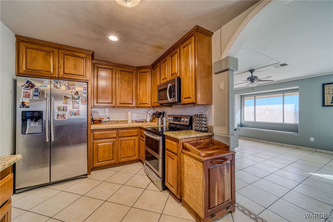 4063 Cavalry Road Fort Mohave, AZ 86426 - Photo 17 of 97 Kitchen