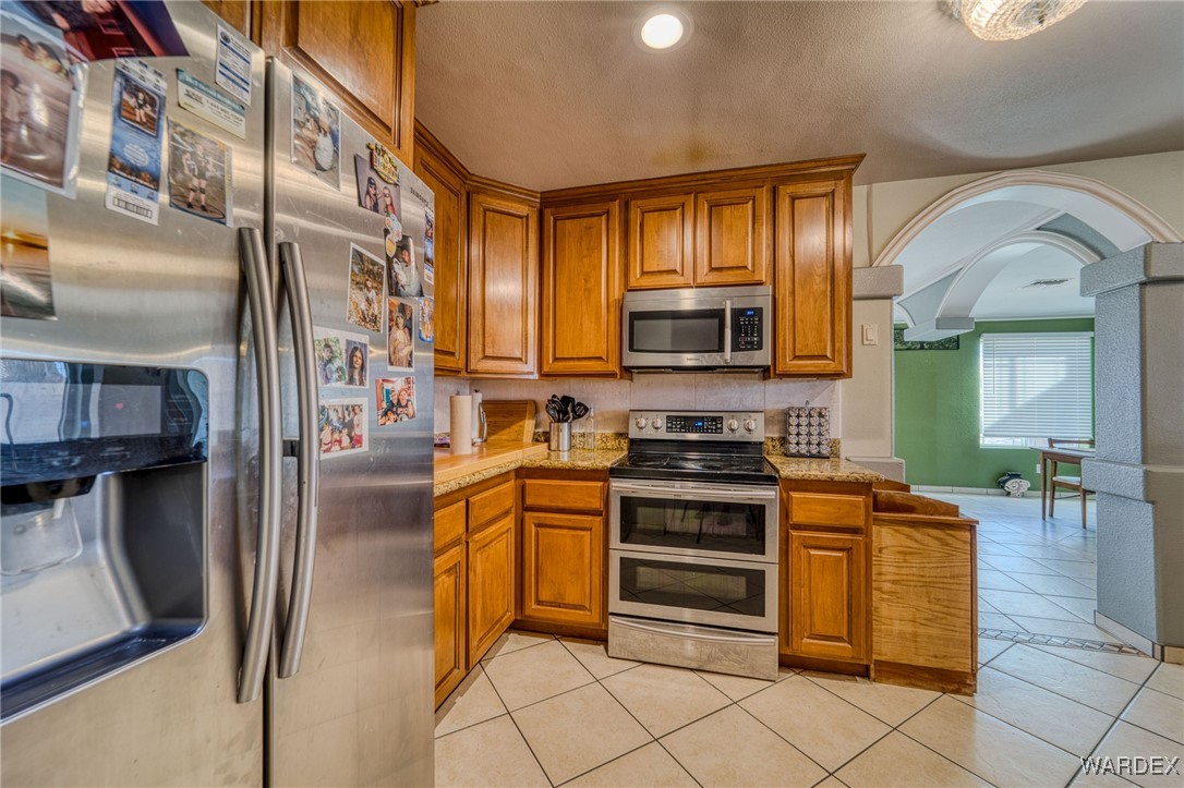 4063 Cavalry Road Fort Mohave, AZ 86426 - Photo 19 of 97 Kitchen