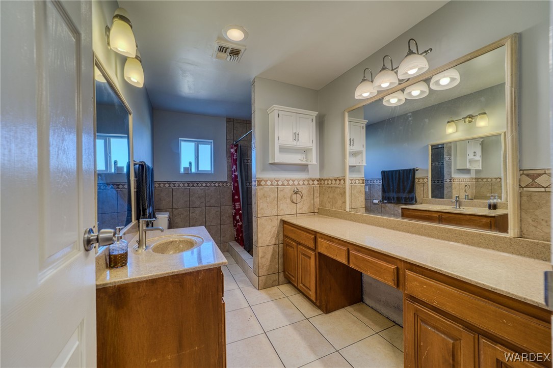 4063 Cavalry Road Fort Mohave, AZ 86426 - Photo 27 of 97 Bathroom
