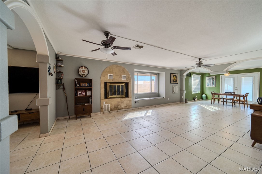 4063 Cavalry Road Fort Mohave, AZ 86426 - Photo 9 of 97 Living Room