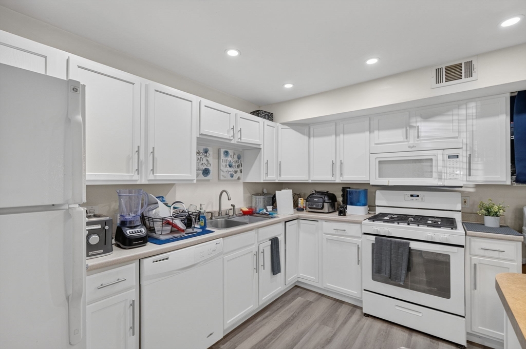 526 Third Street Fall River, MA 02721 - Photo 7 of 35