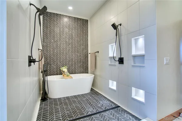 $2,370,000 | 35060 Hillhouse Lane, Windsor, CO 80550