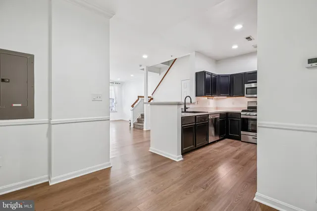 $2,800 | 8 Crusader Court, Germantown, MD 20874