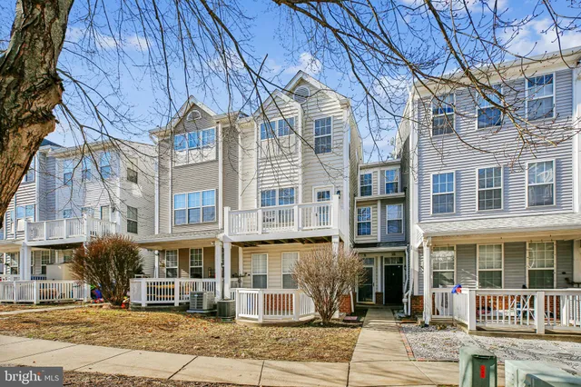 $2,800 | 8 Crusader Court, Germantown, MD 20874