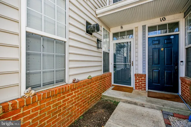 $2,800 | 8 Crusader Court, Germantown, MD 20874