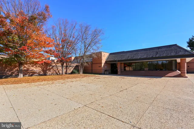 $2,800 | 8 Crusader Court, Germantown, MD 20874