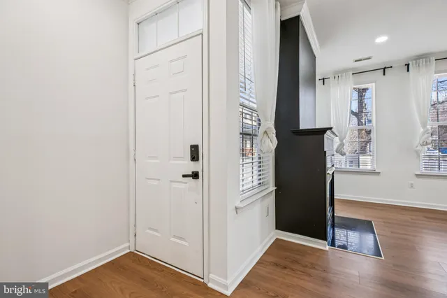 $2,800 | 8 Crusader Court, Germantown, MD 20874