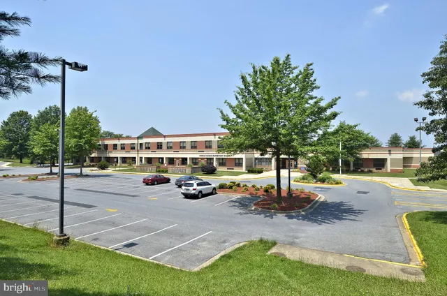 $2,800 | 8 Crusader Court, Germantown, MD 20874