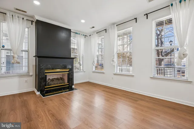 $2,800 | 8 Crusader Court, Germantown, MD 20874