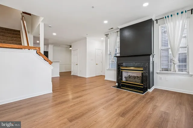 $2,800 | 8 Crusader Court, Germantown, MD 20874