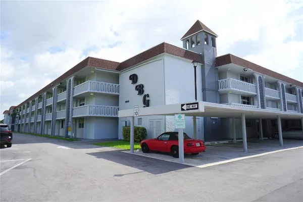 $179,900 | 1040 Southeast 4th Avenue, Unit 222, Deerfield Beach, FL 33441