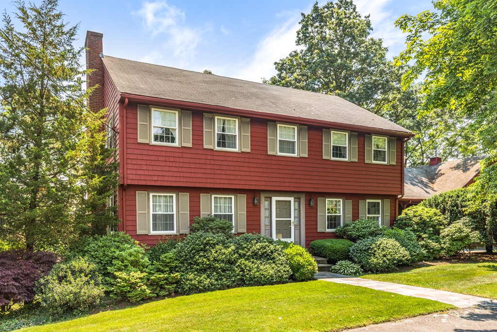 42 Crestwood Road Marblehead, MA 01945 - Photo 1 of 24 Gallery Image 1
