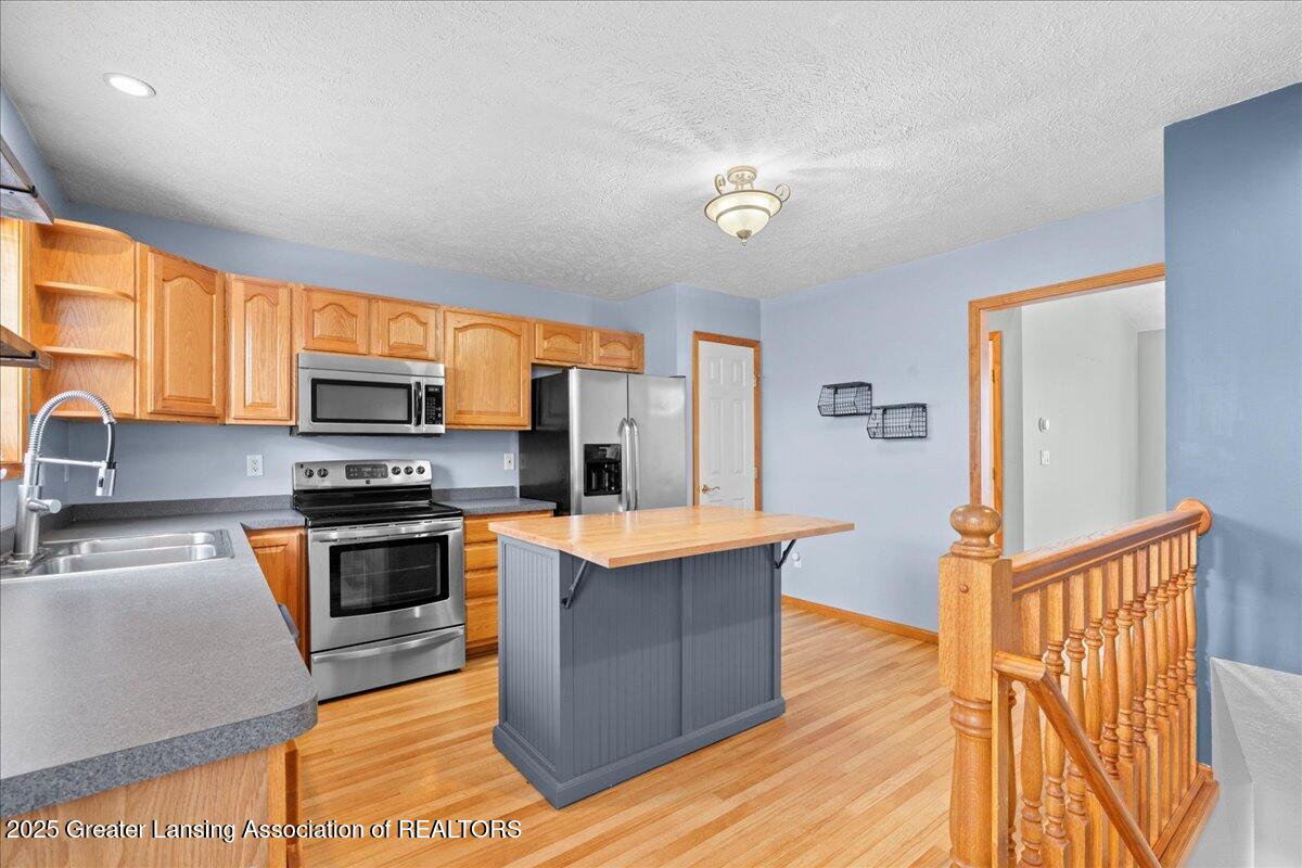 4327 Keller Road Holt, MI 48842 - Photo 15 of 45 Kitchen