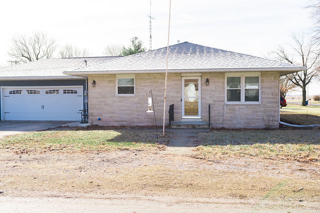 500 South Jefferson Street Flanagan, IL 61740 - Photo 1 of 46
