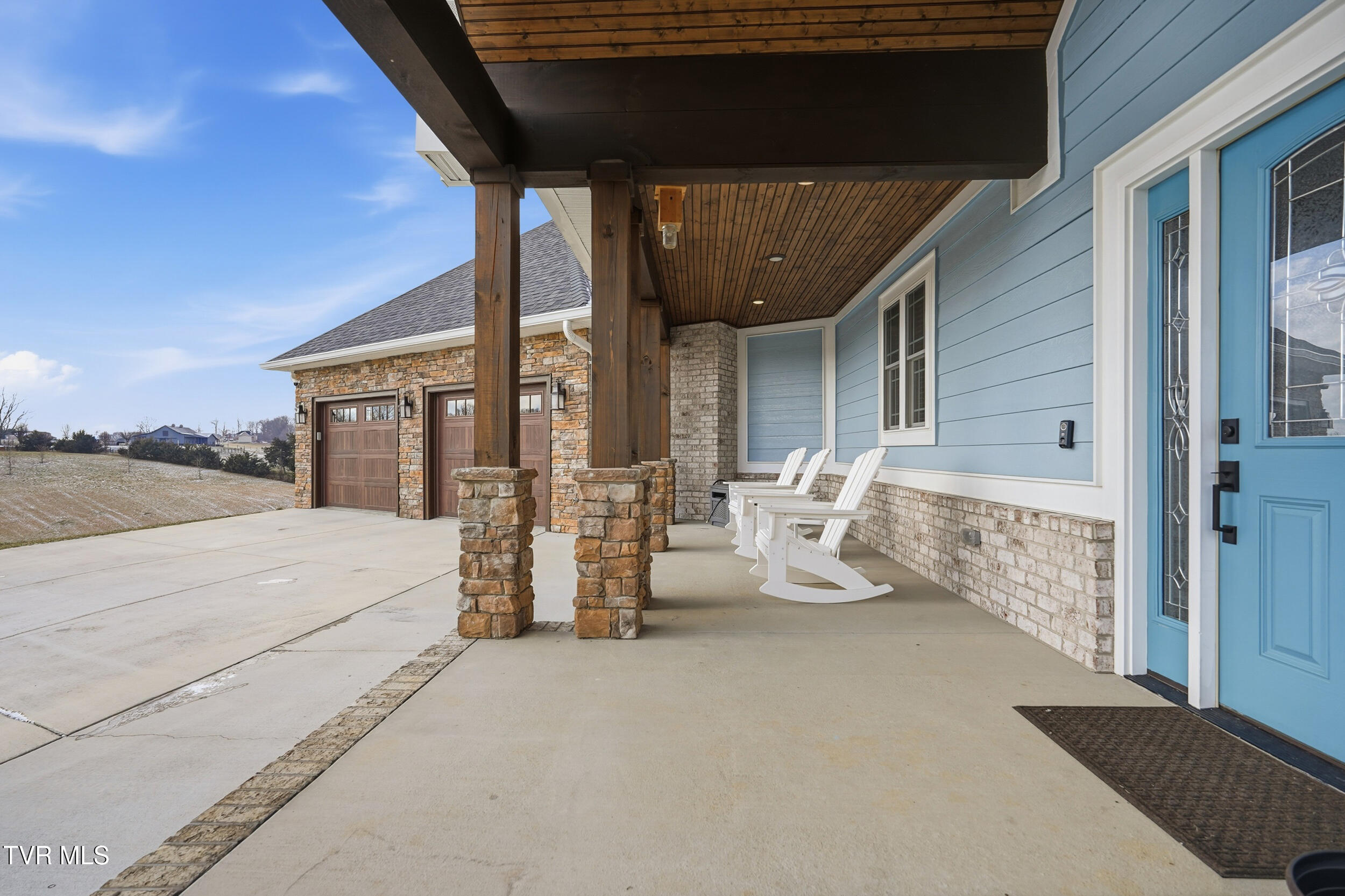 301 Painter Road Fall Branch, TN 37656 - Photo 4 of 46 Front Porch