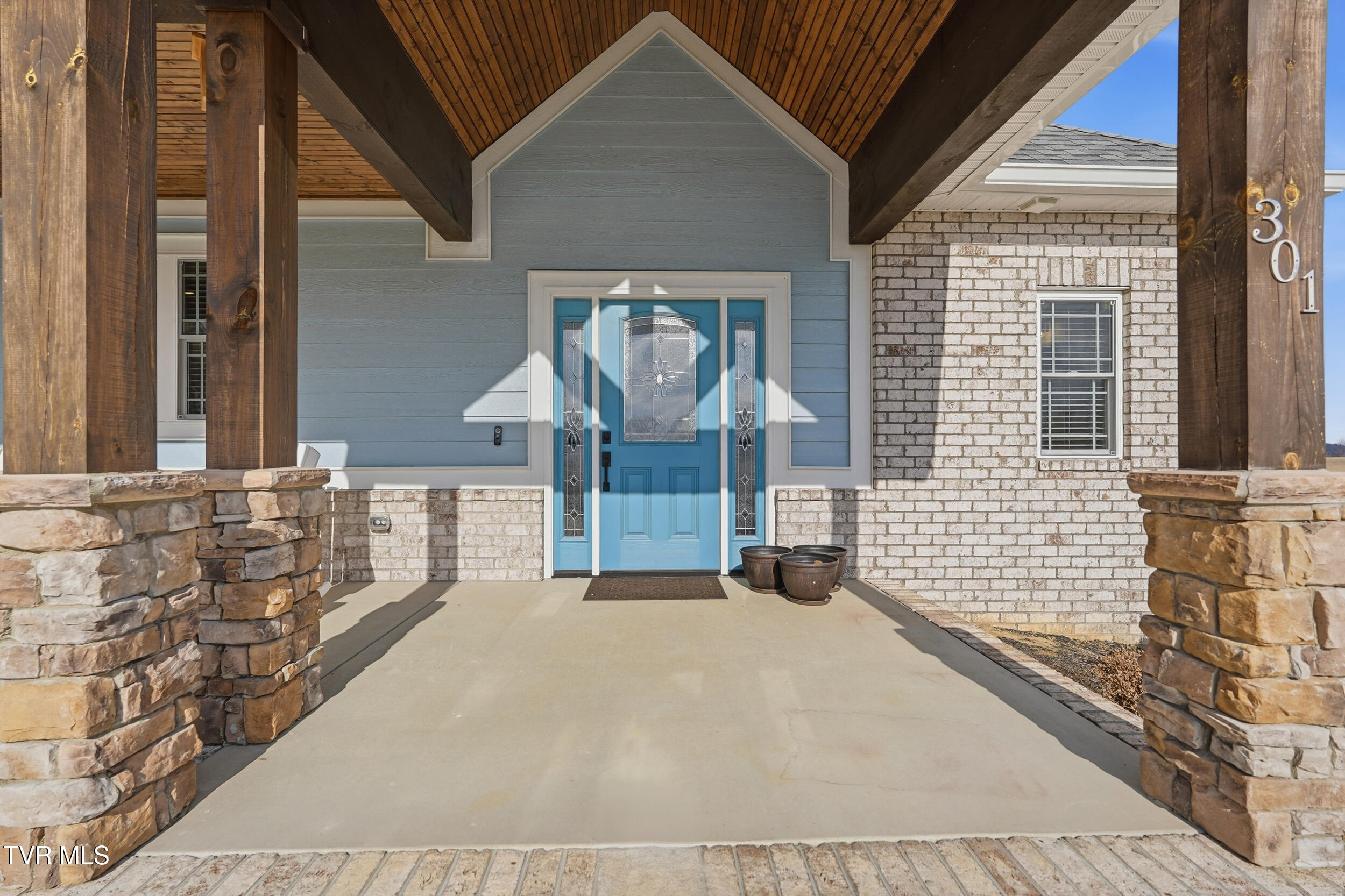 301 Painter Road Fall Branch, TN 37656 - Photo 5 of 46 Front Porch