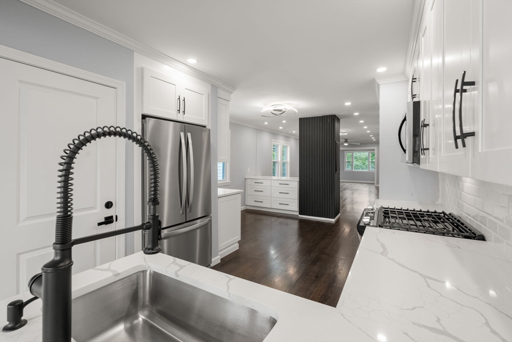 133 Bailey Road, Unit 2 Somerville, MA 02145 - Photo 8 of 33 Gallery Image 8