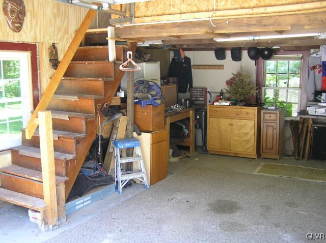 5810 Locust Valley Road Coopersburg, PA 18036 - Photo 23 of 23 a view of entryway and hall