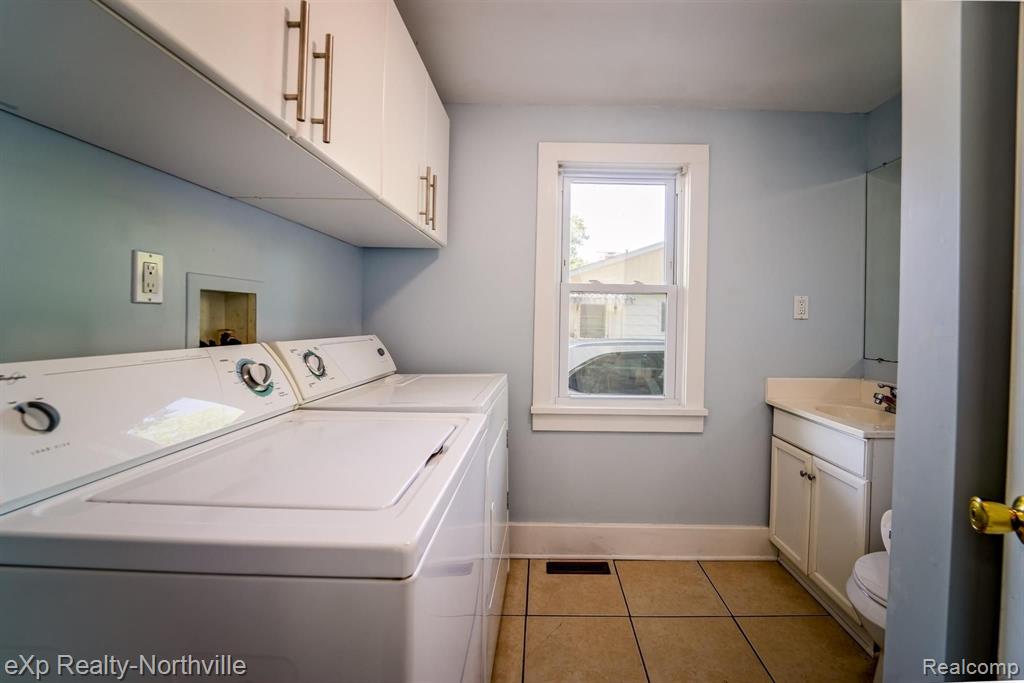 2709 Platt Road Ann Arbor, MI 48104 - Photo 9 of 28