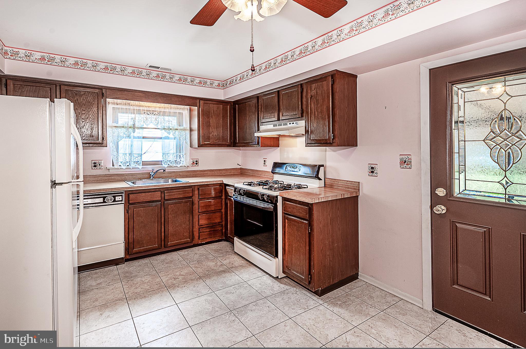 9 Intrepid Drive Sewell, NJ 08080 - Photo 11 of 20