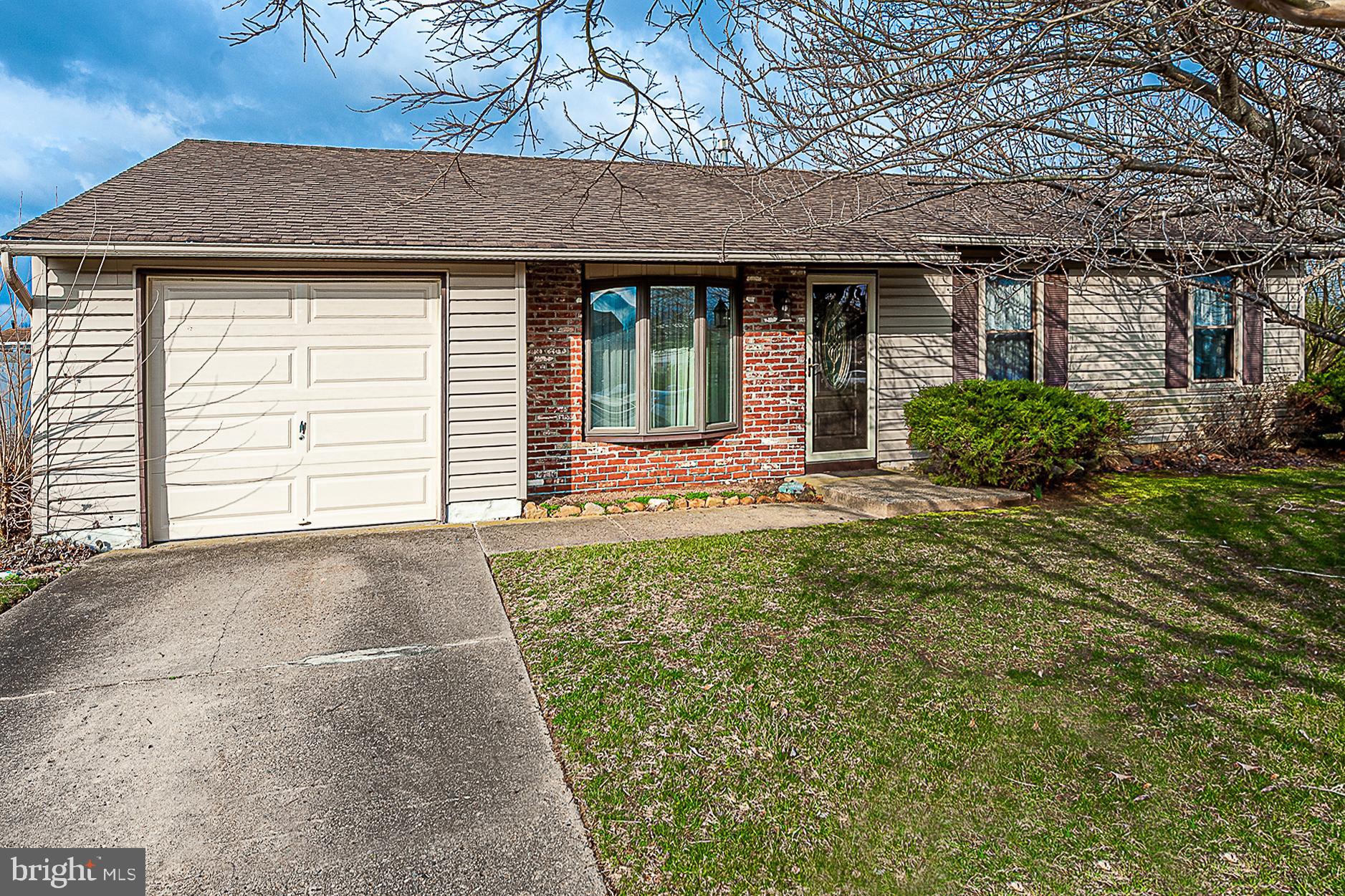 9 Intrepid Drive Sewell, NJ 08080 - Photo 3 of 20