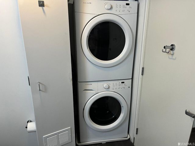 a close up view of a washer and dryer