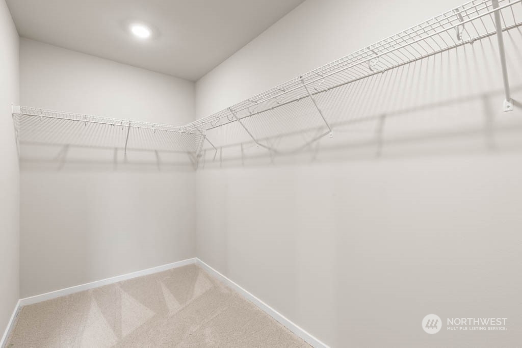 18937 Liberty Rdg Lane, Unit 955 Puyallup, WA 98374 - Photo 12 of 19 a view of a small space