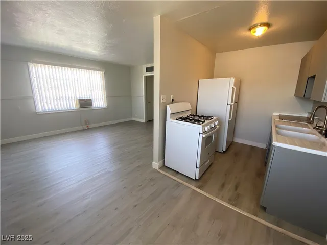 $795 | 230 West Boston Avenue, Unit 6, Las Vegas, NV 89102