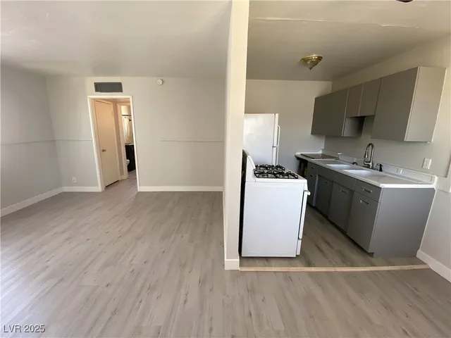 $795 | 230 West Boston Avenue, Unit 6, Las Vegas, NV 89102