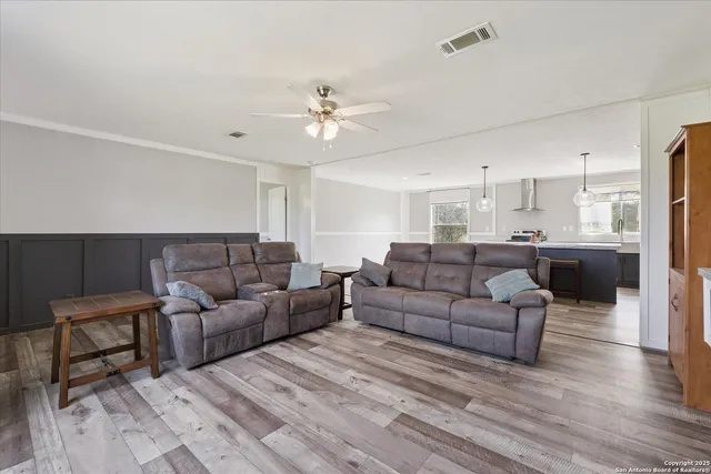 $392,000 | 385 Forest Oaks Drive, Somerset, TX 78069