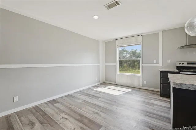 $392,000 | 385 Forest Oaks Drive, Somerset, TX 78069