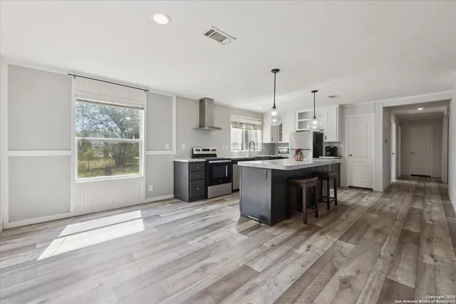 $392,000 | 385 Forest Oaks Drive, Somerset, TX 78069