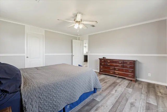 $392,000 | 385 Forest Oaks Drive, Somerset, TX 78069