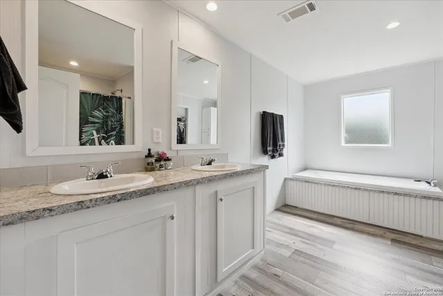 $392,000 | 385 Forest Oaks Drive, Somerset, TX 78069