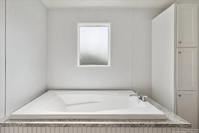 $392,000 | 385 Forest Oaks Drive, Somerset, TX 78069