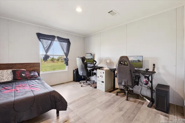 $392,000 | 385 Forest Oaks Drive, Somerset, TX 78069