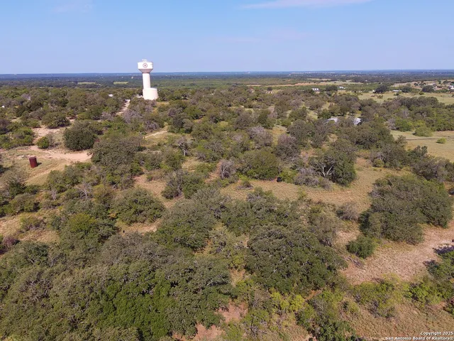 $392,000 | 385 Forest Oaks Drive, Somerset, TX 78069