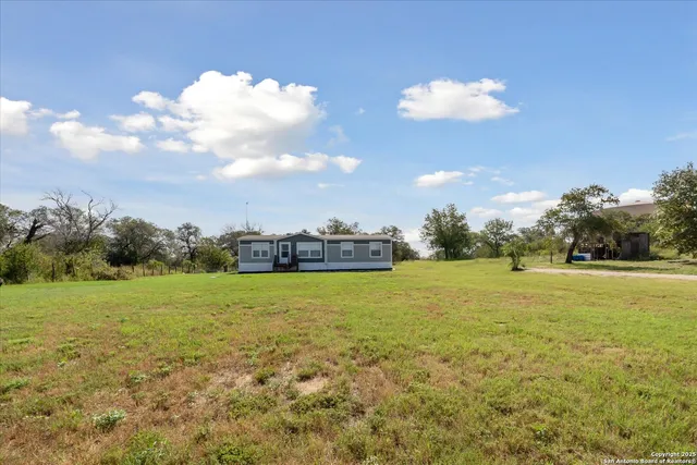 $392,000 | 385 Forest Oaks Drive, Somerset, TX 78069