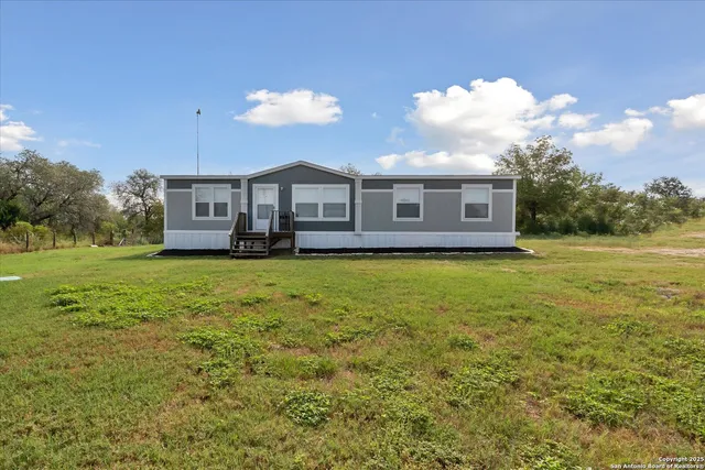 $392,000 | 385 Forest Oaks Drive, Somerset, TX 78069