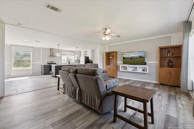 $392,000 | 385 Forest Oaks Drive, Somerset, TX 78069