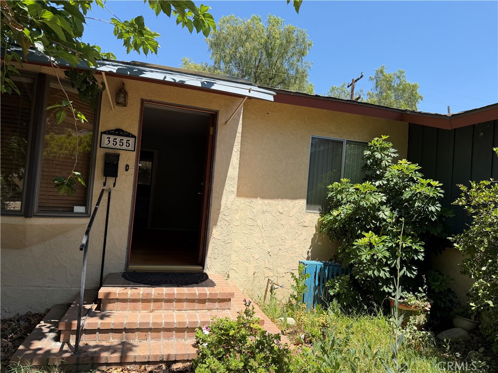 3555 Ross Street Riverside, CA 92503 - Photo 2 of 12