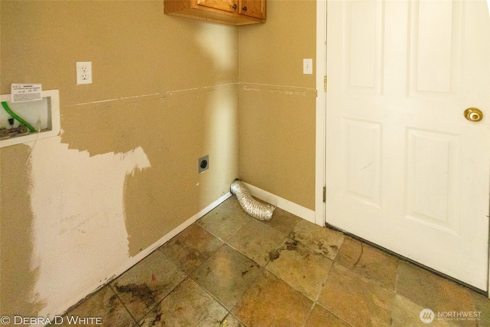 2 Kruse Street Omak, WA 98841 - Photo 14 of 23 a bathroom with a shower