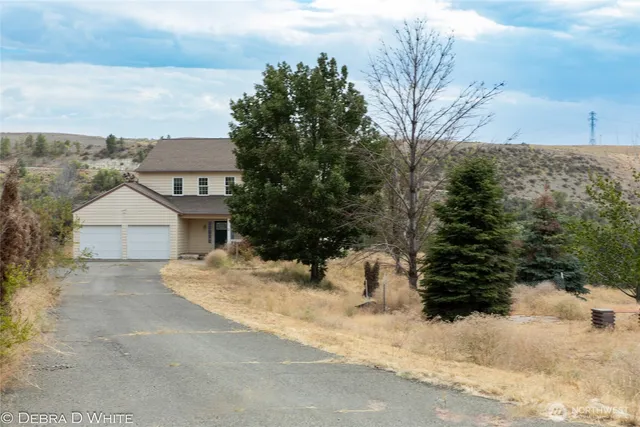 $350,000 | 2 Kruse Street, Omak, WA 98841