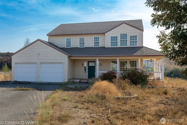 $350,000 | 2 Kruse Street, Omak, WA 98841