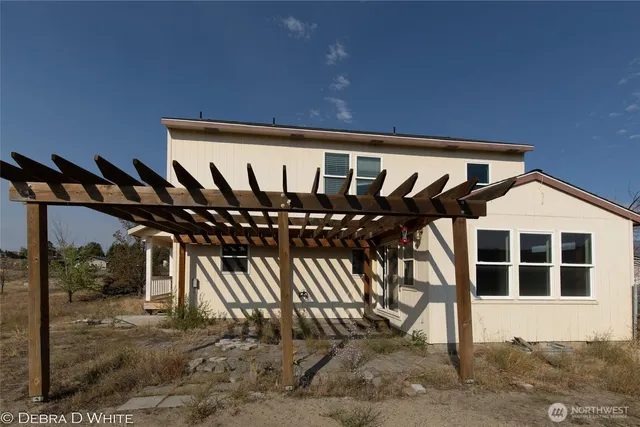 $350,000 | 2 Kruse Street, Omak, WA 98841