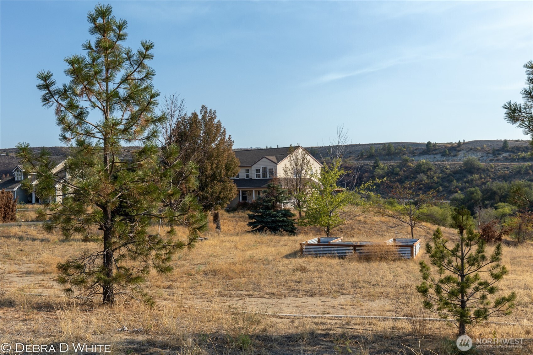 2 Kruse Street Omak, WA 98841 - Photo 5 of 23 a view of outdoor space and yard