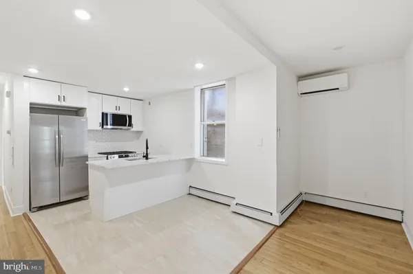 $2,300 | 935 East Passyunk Avenue, Philadelphia, PA 19147